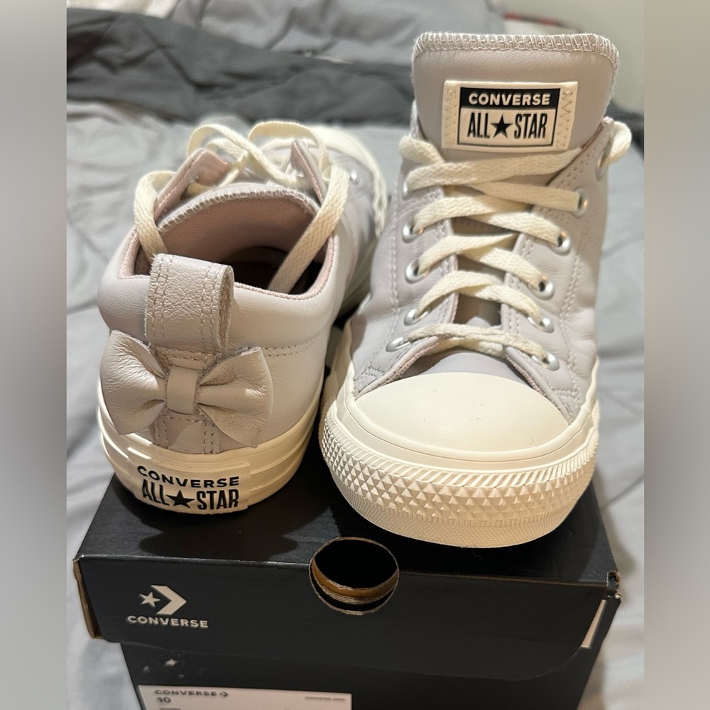 Women's Converse Chuck Taylor Mad Ox low top leather sneakers